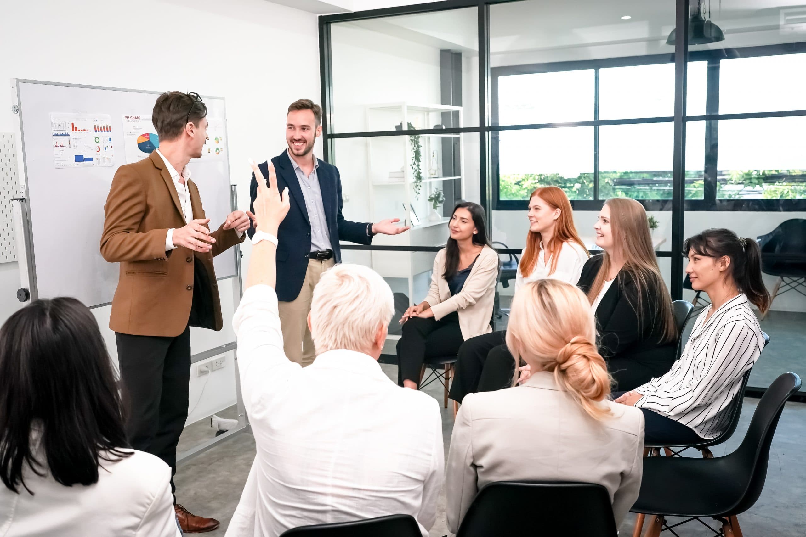 What to Consider Before Enrolling in Life Coach Training